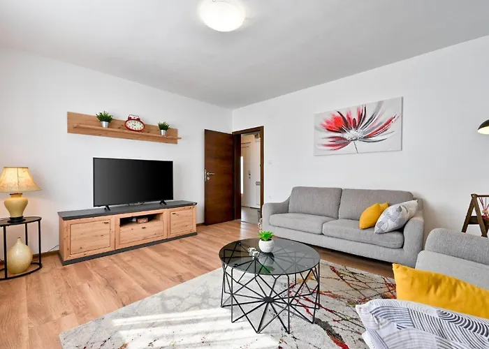 2 Bedroom Beautiful Home In Trnovec