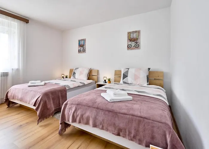 2 Bedroom Beautiful Home In Trnovec