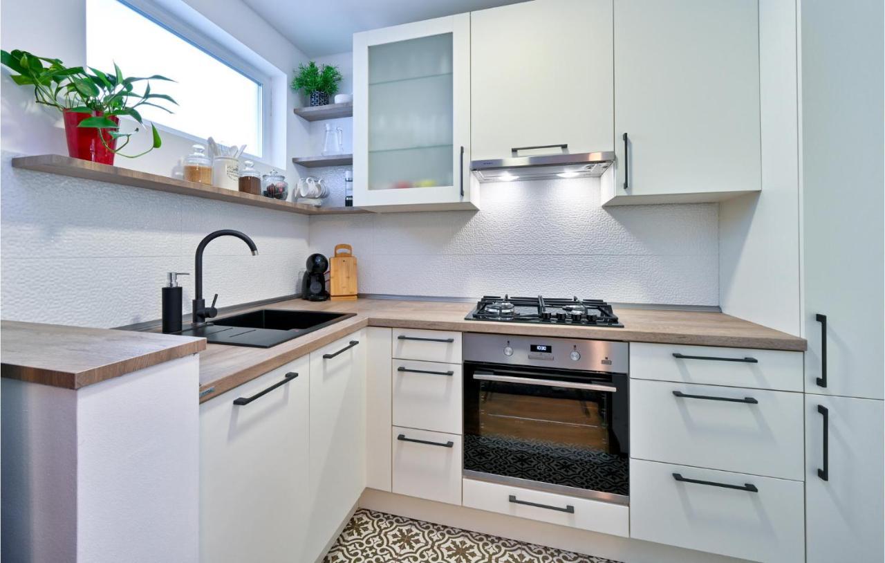 2 Bedroom Beautiful In *