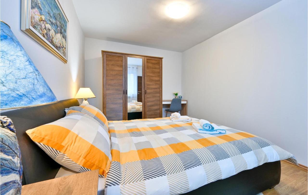 Holiday home 2 Bedroom Beautiful In Trnovec